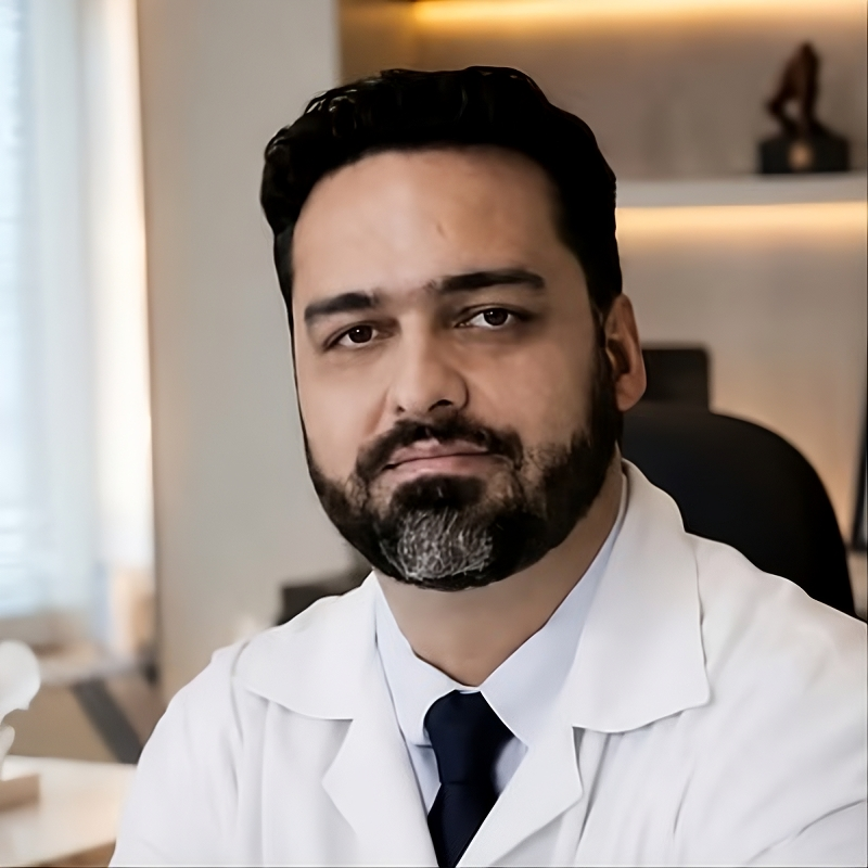 Dr. Pedro Paulo Prudente na clínica